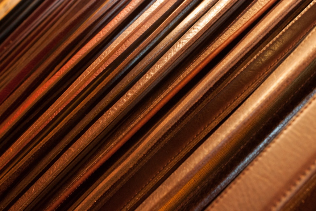 Difference Between Top Grain And Full Grain Leather - Buffalo Billfold Company Difference Between Top Grain And Full Grain Leather - Buffalo Billfold Company