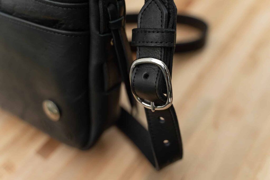 Dakota Purse - Buffalo Leather - Black - Made In Usa - Buckle Dakota Purse - Buffalo Leather - Black - Made In Usa - Buckle